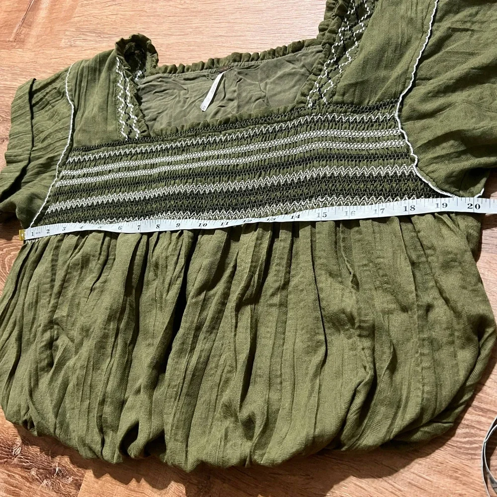 FREE PEOPLE Wandering Skies Green Top size medium bohemian prairie spring - Picture 12 of 12